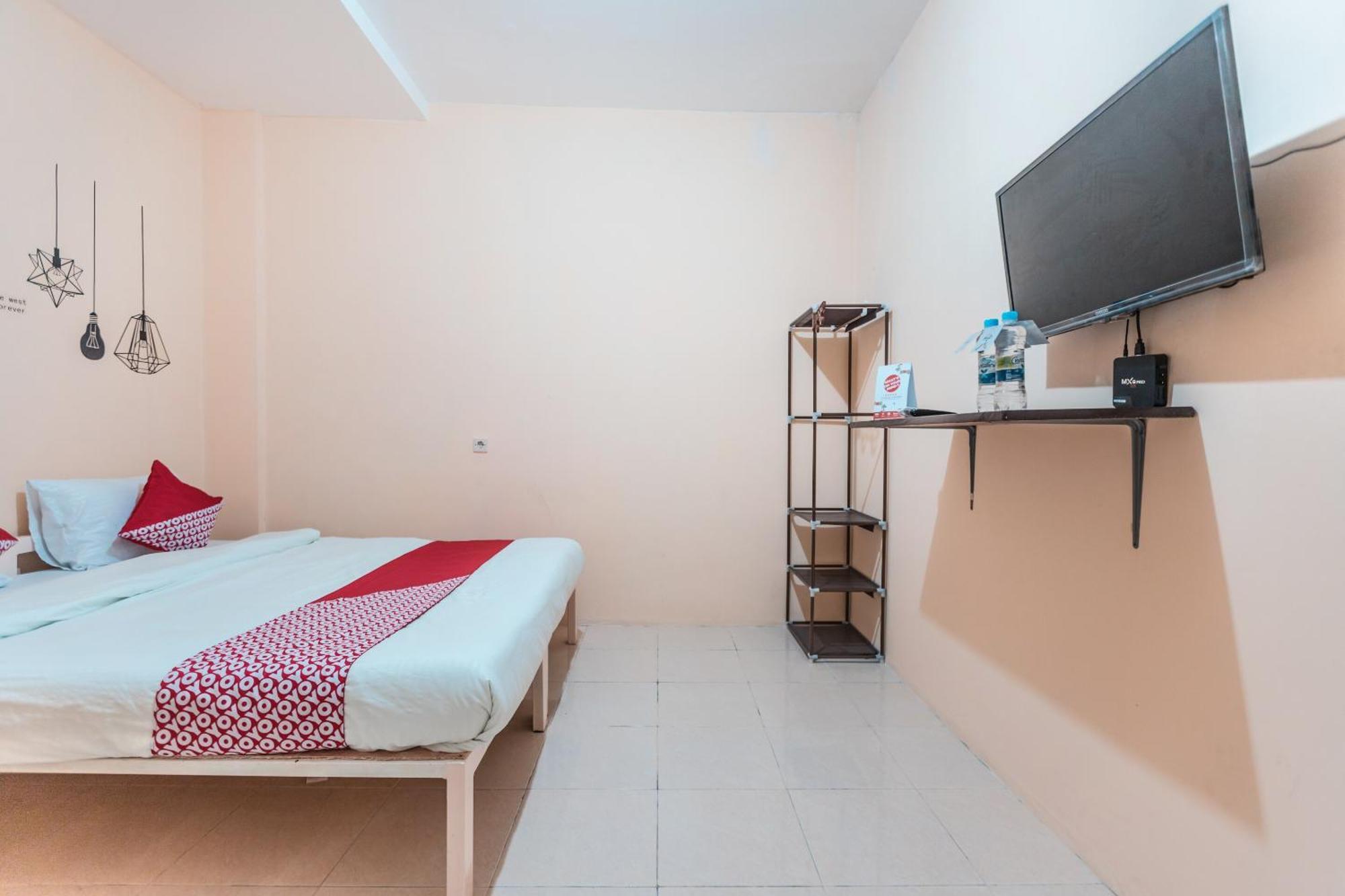 OYO 2034 Eden Guest House Depok Exterior foto